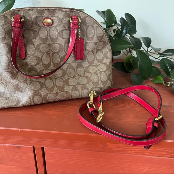 Coach logo crossbody hand bag with detachable crossbody strap. Like new. - Picture 6 of 8